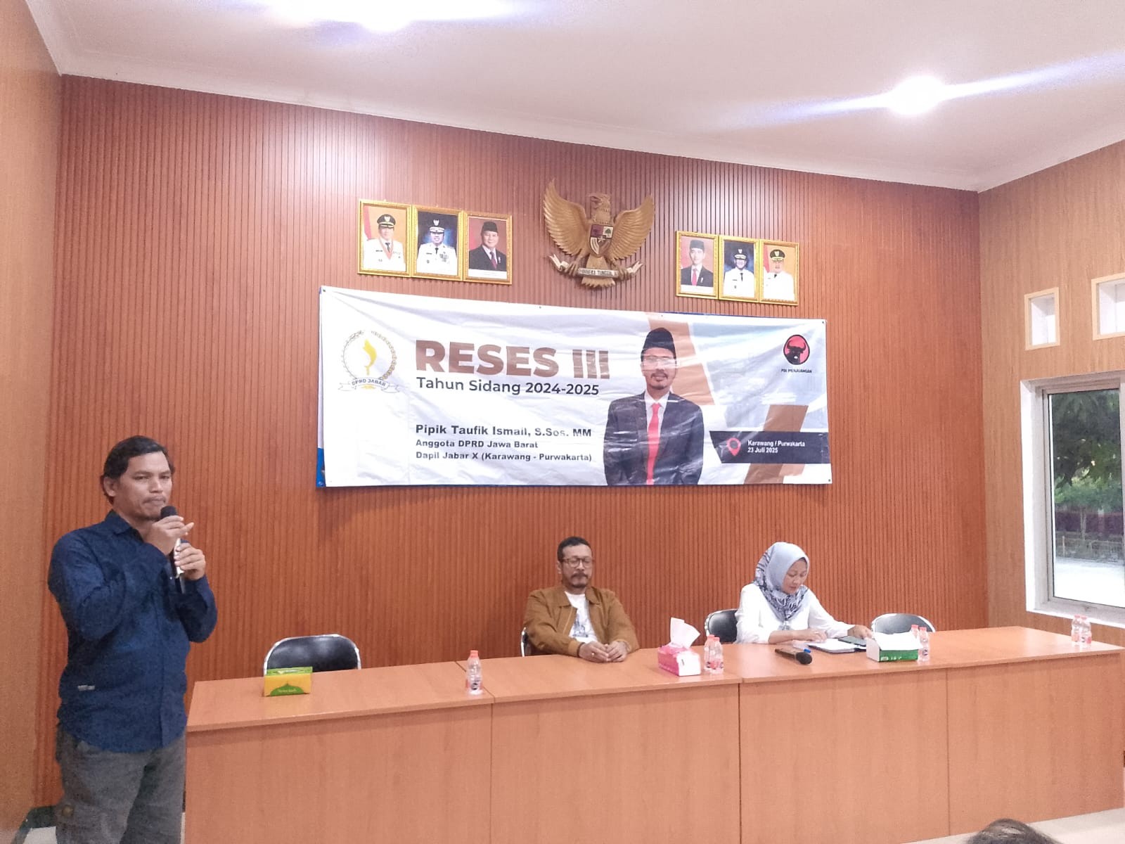 Anggota DPRD Jabar Pipik Taufik Ismail Serap Aspirasi Warga dalam Reses di Desa Pasirtelaga, Karawan