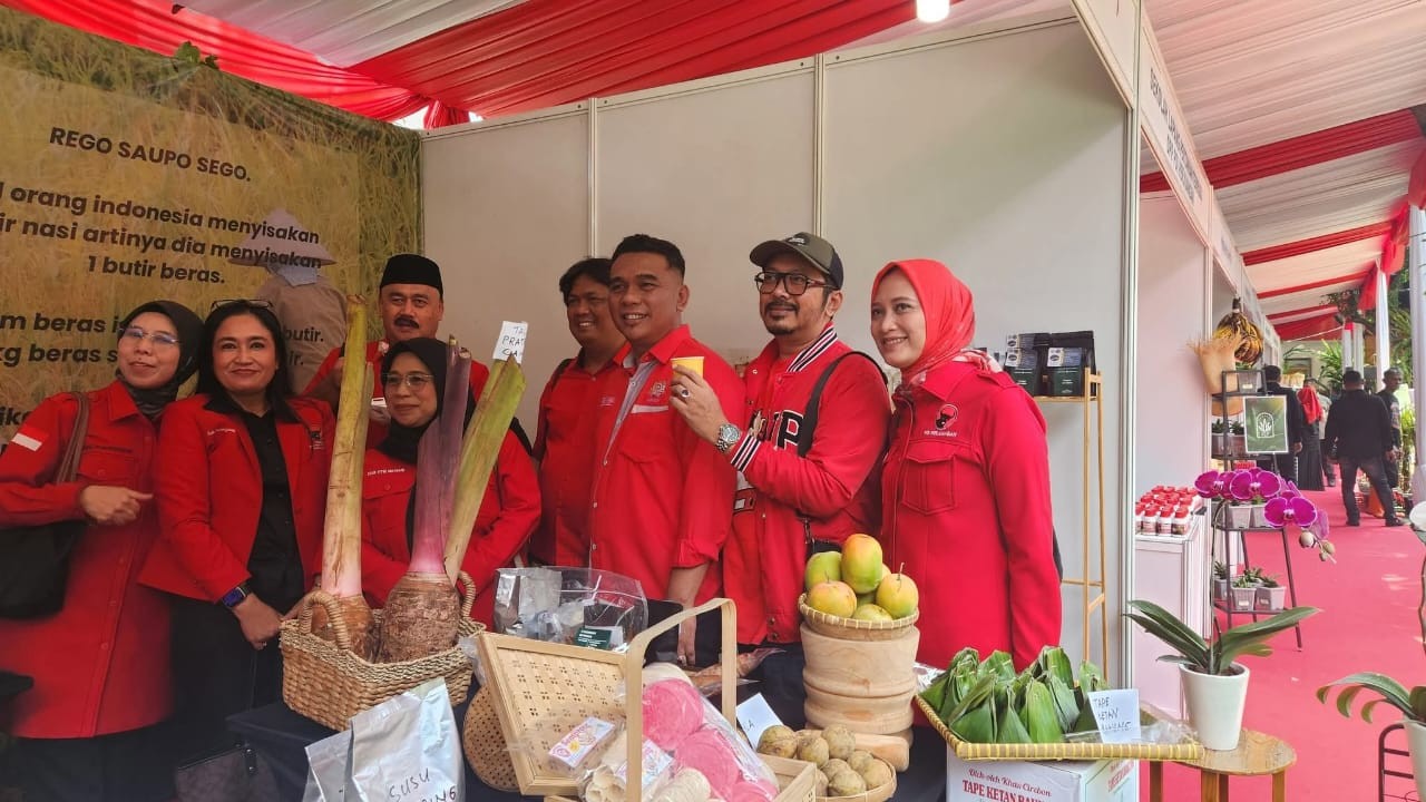 Pipik Taufik Ismail, S.Sos., MM. tengah Menghadiri Seminar Nasional “Bumi Lestari”