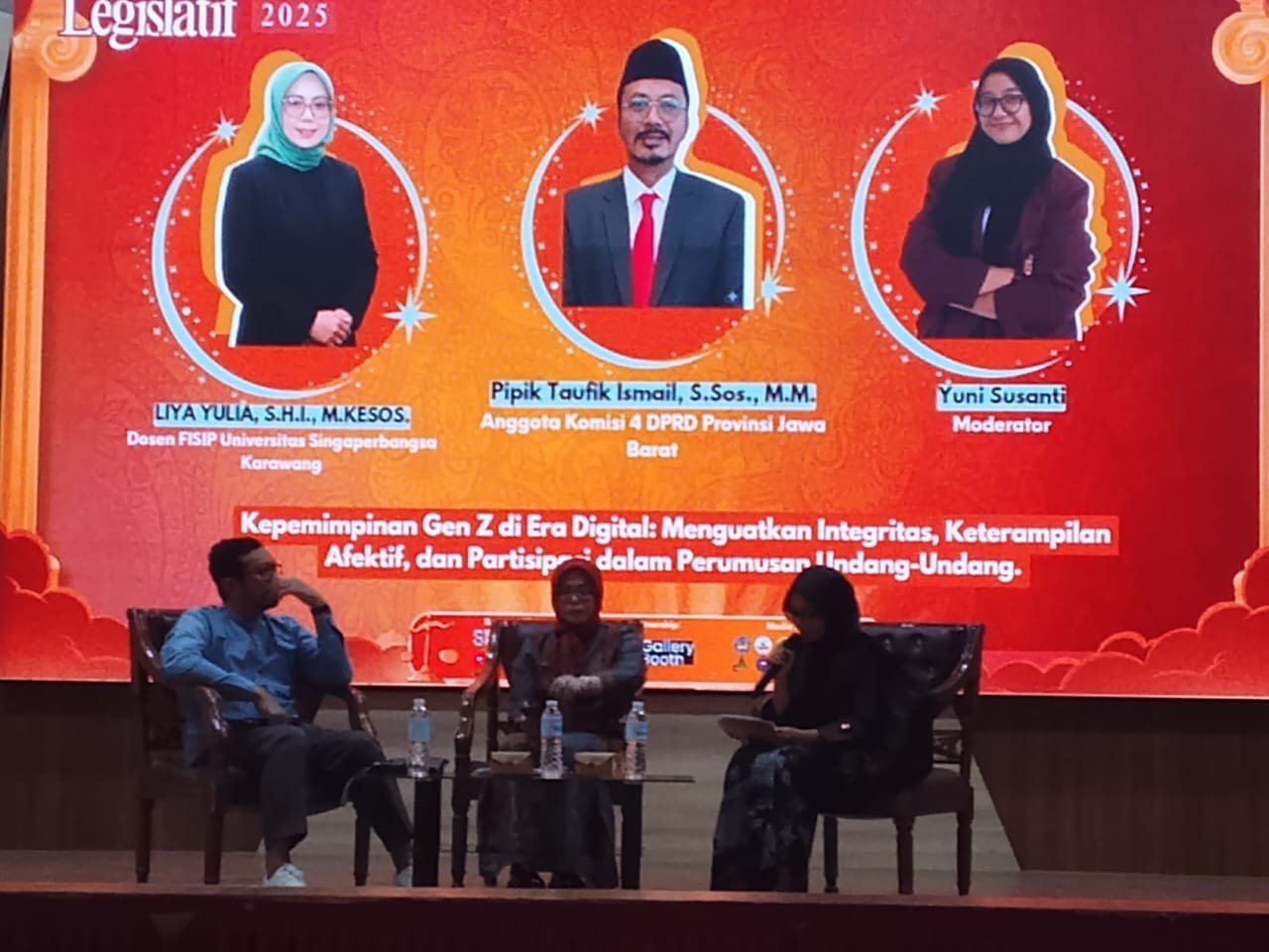 Bangun Legislator Muda Visioner, Pipik Taufik Ismail Hadiri Sekolah Legislatif Unsika 2025