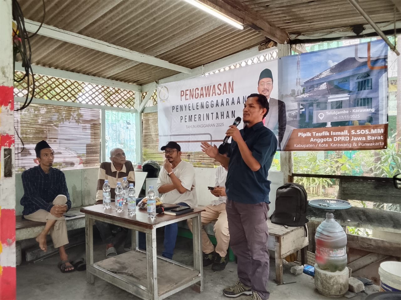 Kunjungi Sukaharja, anggota DPRD Provinsi Jawa Barat Pipik Taufik Dengar Warga Karawang