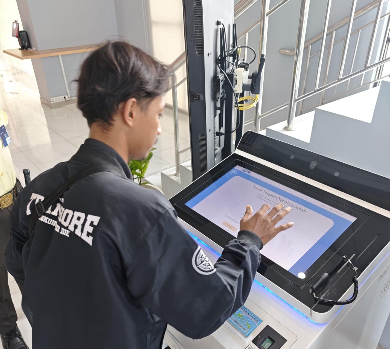 BRI Cabang Cikampek Permudah Pelayanan , Lengkapi Perangkat Digital RCM