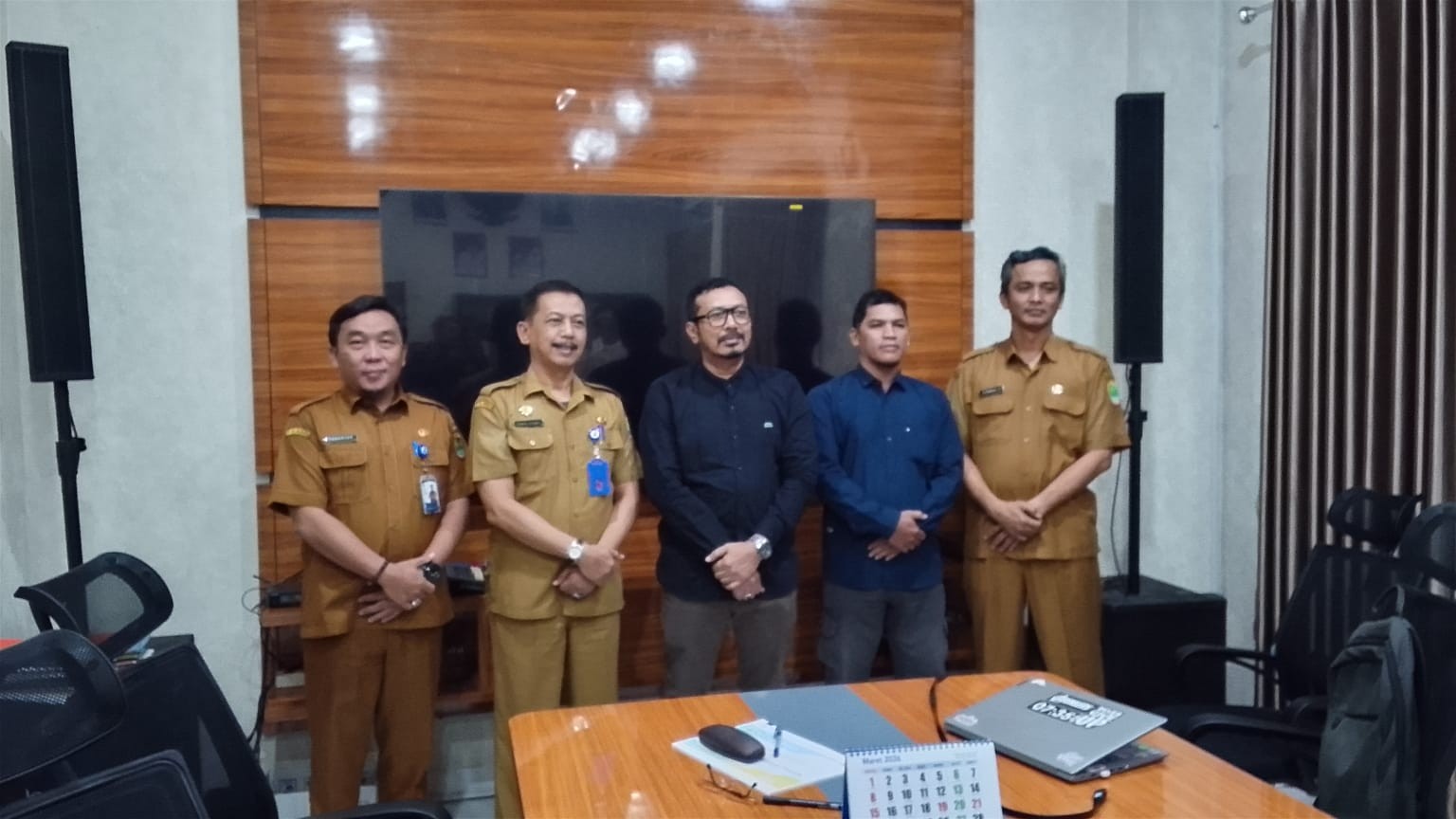 Pipik Taupik Ismail Serap Aspirasi Pendidikan di Karawang, Dorong Kuliah Gratis bagi Warga Kurang Ma