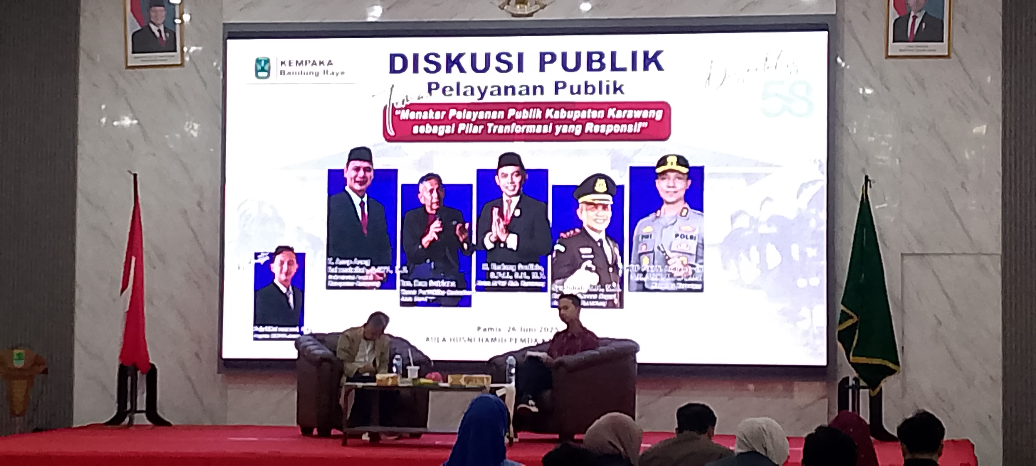 Diskusi Publik Pelayanan Publik di Karawang Menakar Pilar Transformasi yang Responsif