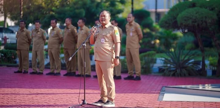 Wakil Bupati Karawang Tekankan Disiplin dan Efisiensi ASN Saat Apel Pagi